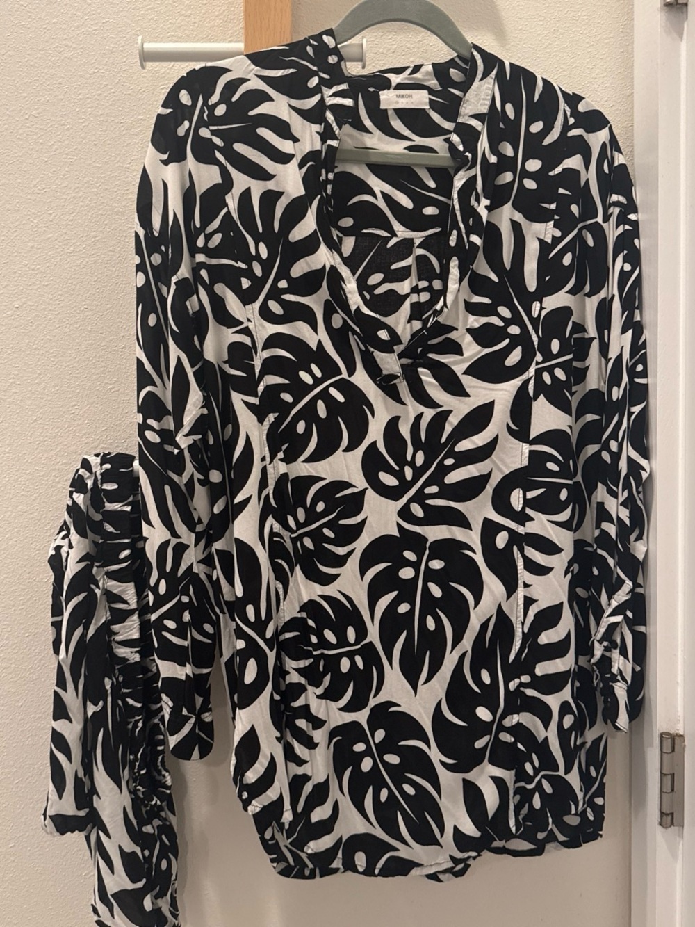 Mikoh top and shorts size S/M